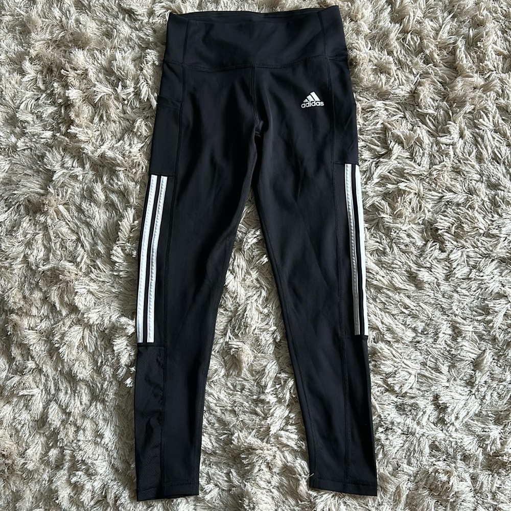 EUC Adidas cropped leggings, size medium